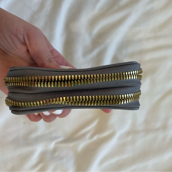 4 Wallets! - Picture 15 of 15